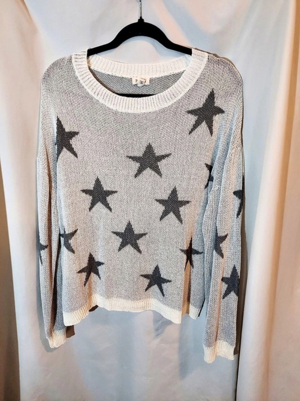 POL Clothing Oversized Star Print Knit Sweater Grey Cream White Size S